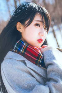 蟒蛇活吞美女